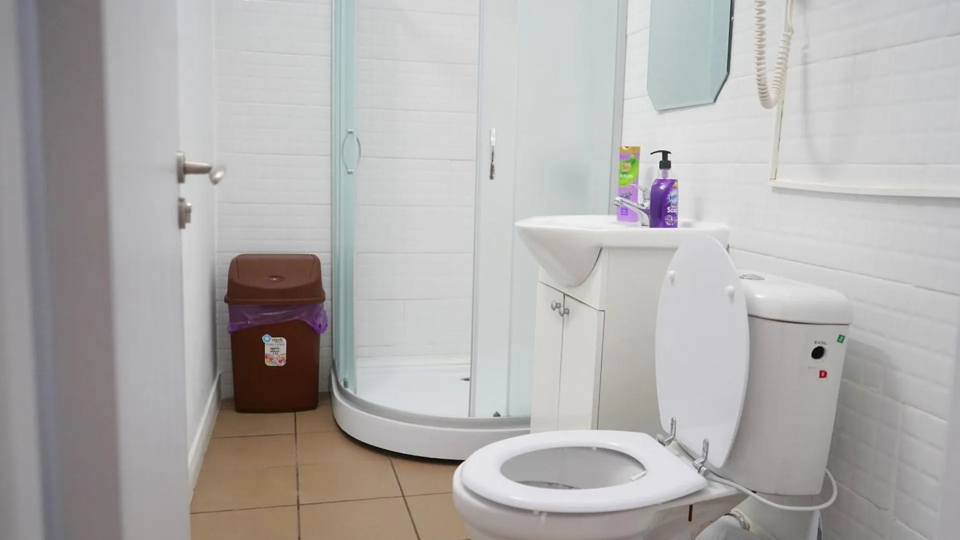 Hostel Aksu Boekarest