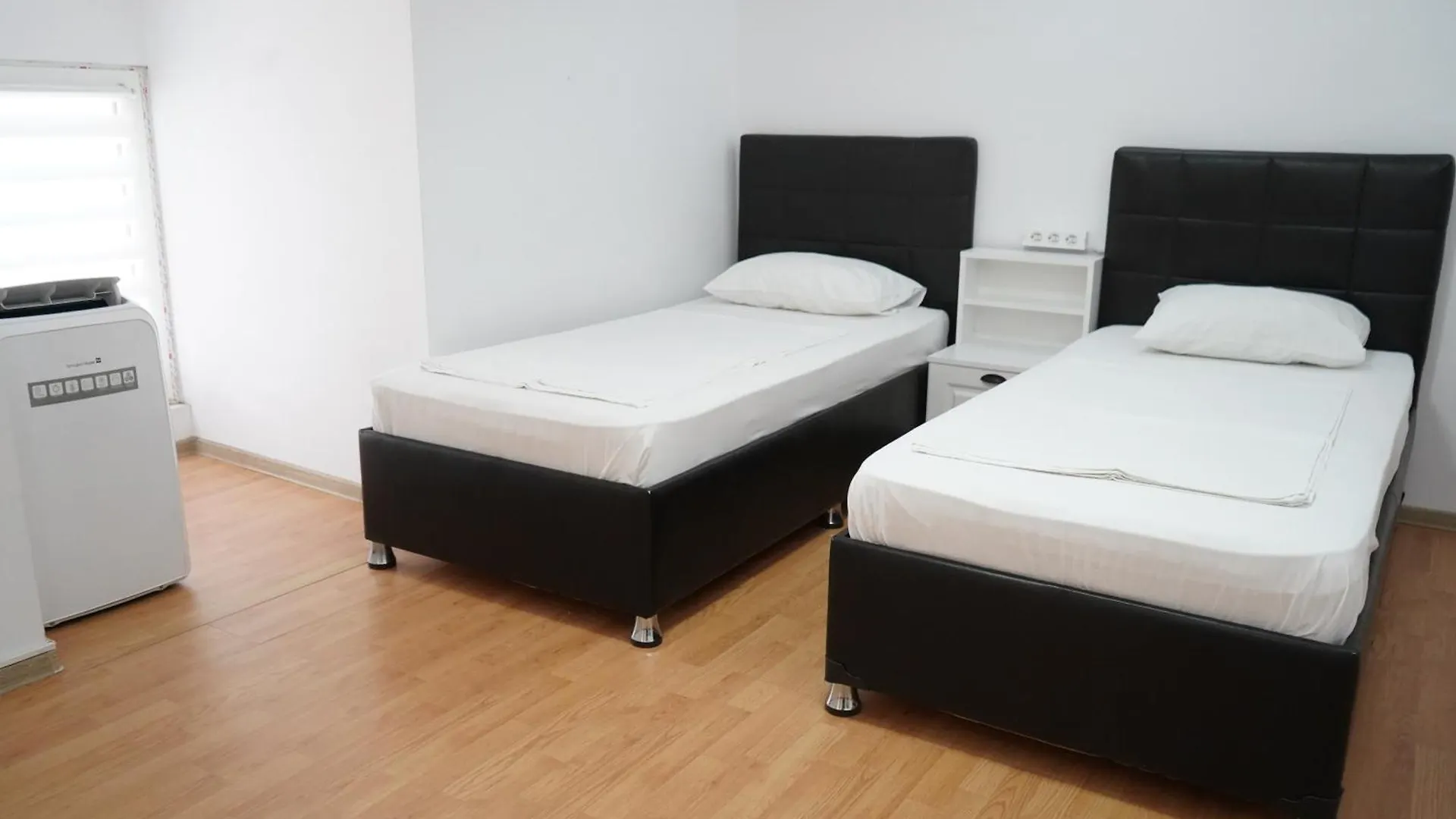 Hostel Aksu Boekarest 0*,